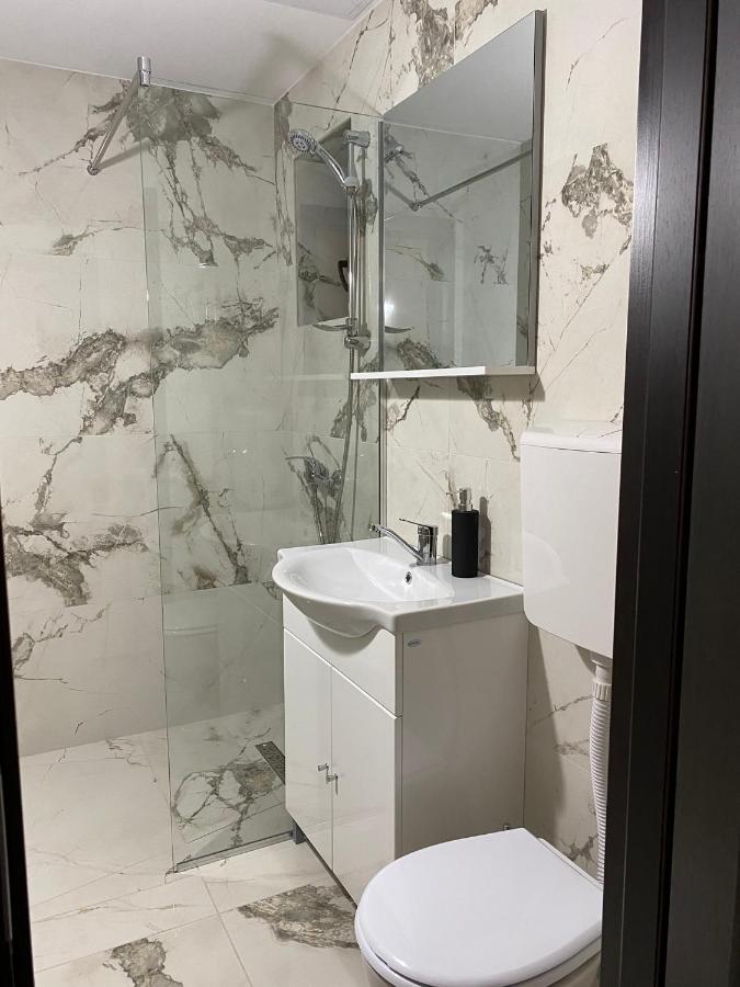 Modern House Otel Sighetu Marmaţiei Dış mekan fotoğraf