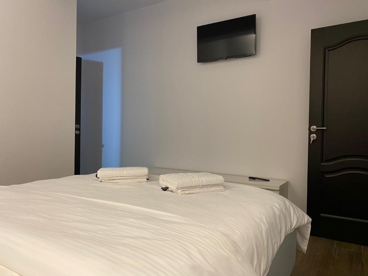Modern House Otel Sighetu Marmaţiei Dış mekan fotoğraf